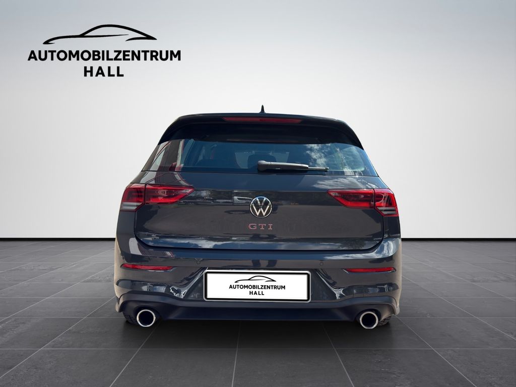 Volkswagen Golf 2023 г. Серый, пробег 32500 км