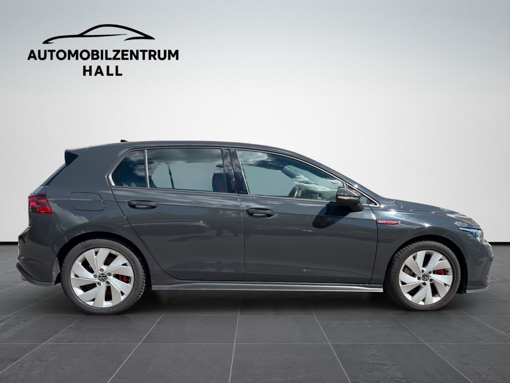 Volkswagen Golf 2023 г. Серый, пробег 32500 км