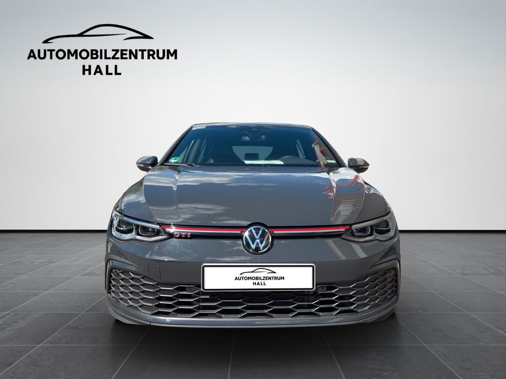 Volkswagen Golf 2023 г. Серый, пробег 32500 км