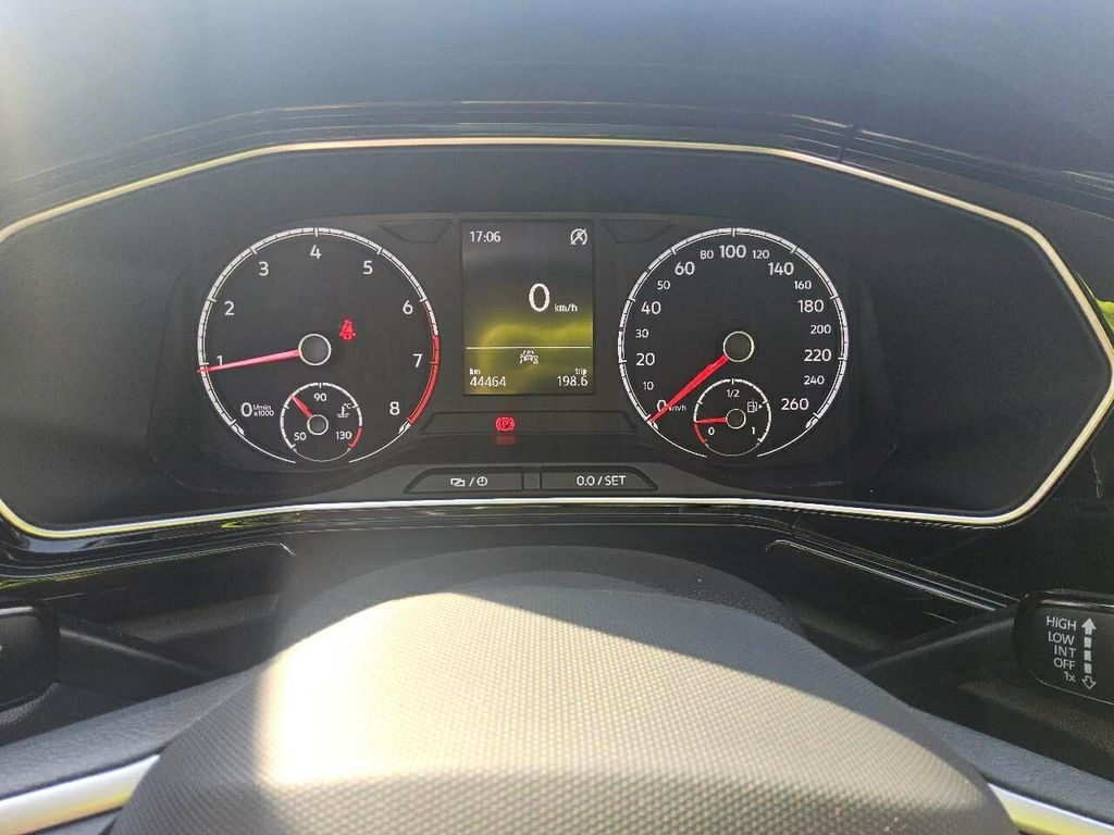 Volkswagen T-Cross 2022 г. Серый, пробег 44600 км