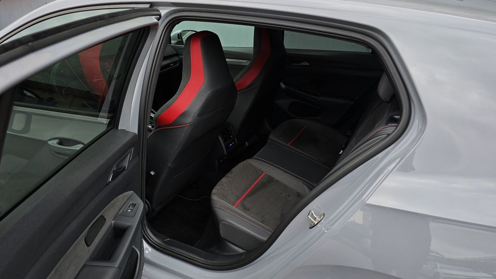 Volkswagen Golf 2023 г. Серый, пробег 48124 км