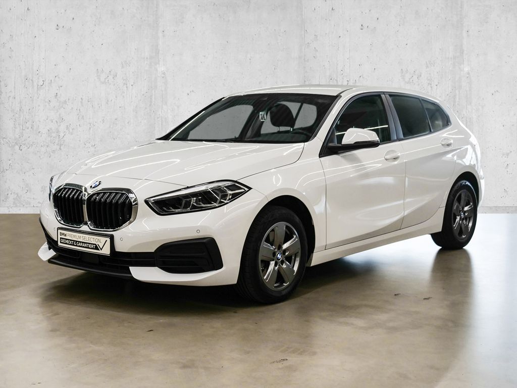 BMW 118 2023 г. Белый, пробег 48123 км