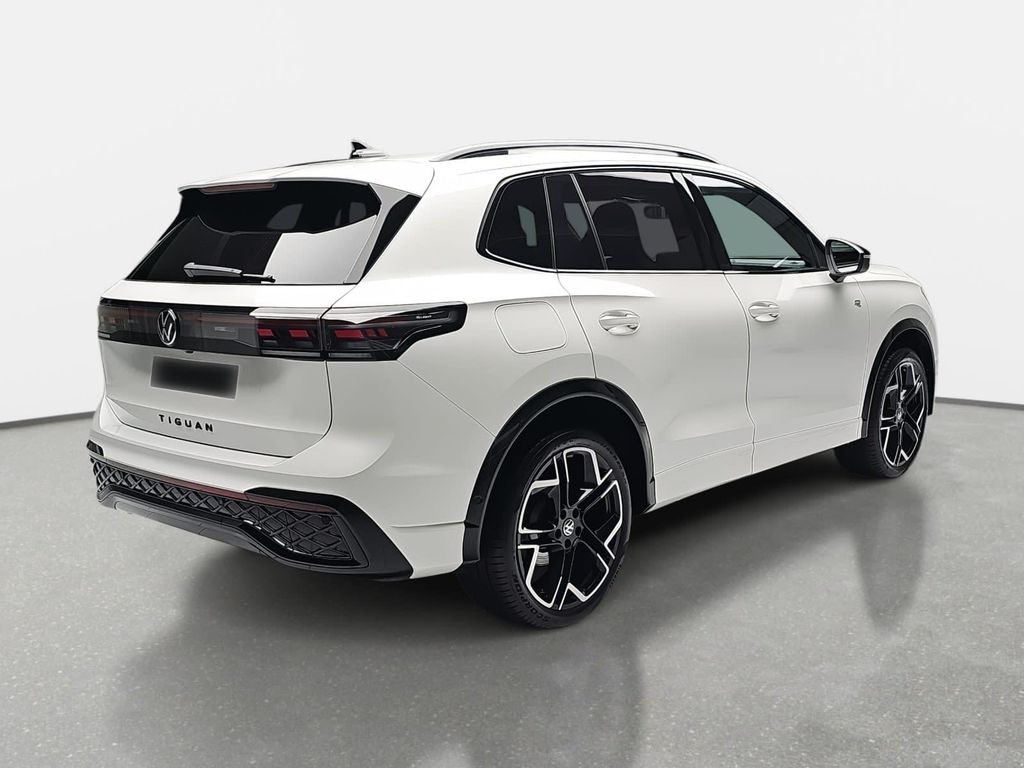 Volkswagen Tiguan 2025 г. Белый, пробег 28250 км