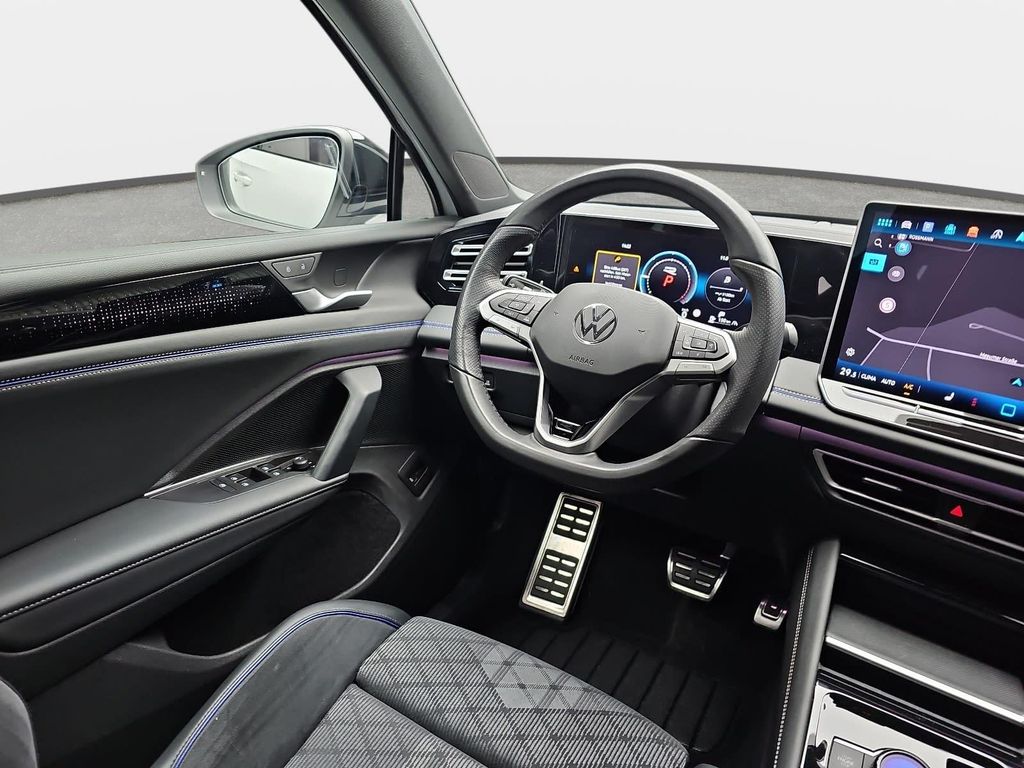 Volkswagen Tiguan 2025 г. Белый, пробег 28250 км