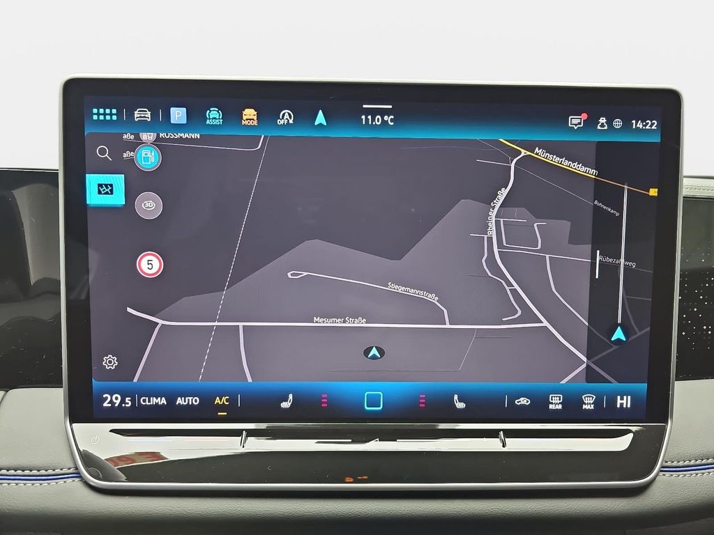 Volkswagen Tiguan 2025 г. Белый, пробег 28250 км