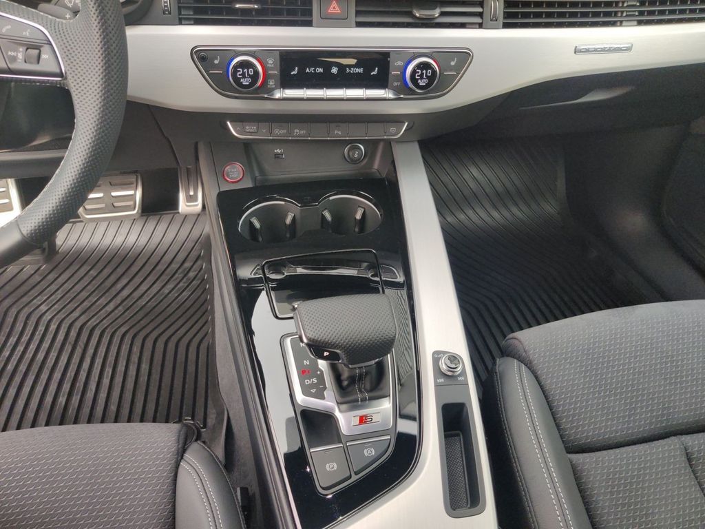 Audi S5 2024 г. Чёрный, пробег 21832 км
