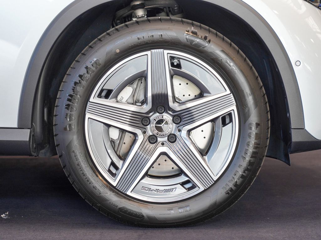 Mercedes-Benz GLC 300 2025 г. Серебристый, пробег 22862 км