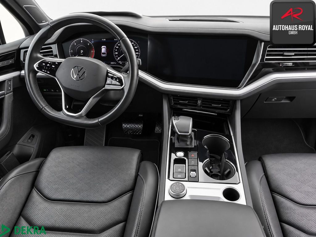 Volkswagen Touareg 2023 г. Синий, пробег 57895 км