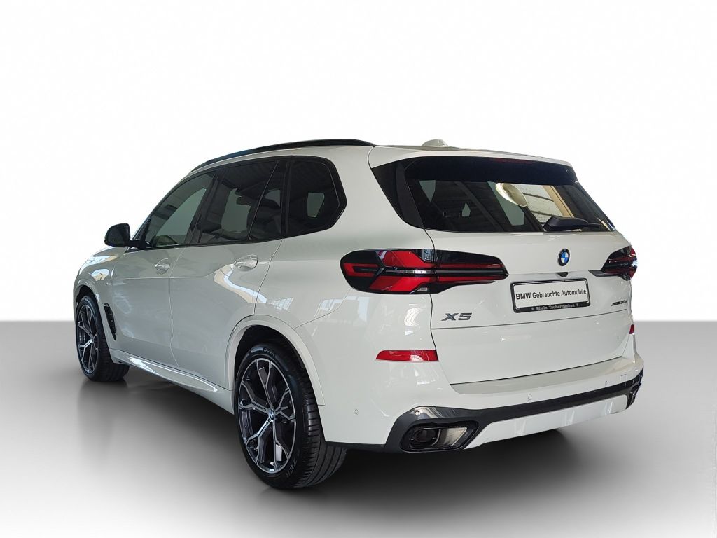 BMW X5 2023 г. Чёрный, пробег 35855 км