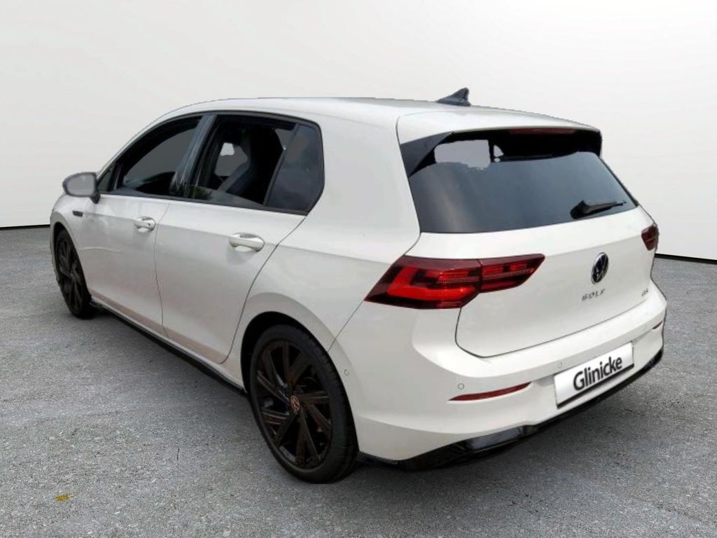 Volkswagen Golf 2024 г. Белый, пробег 20350 км