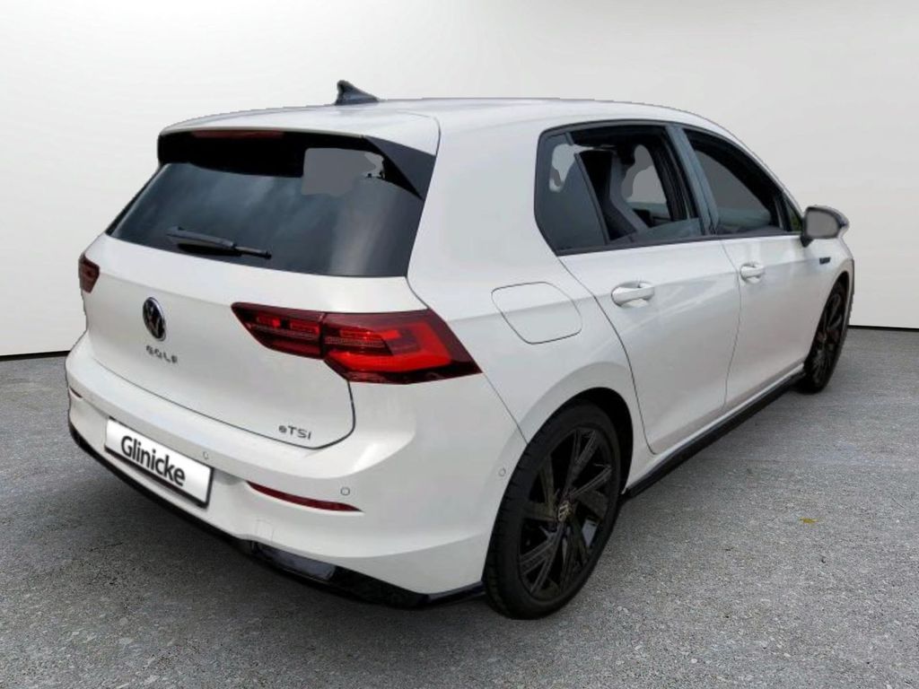 Volkswagen Golf 2024 г. Белый, пробег 20350 км