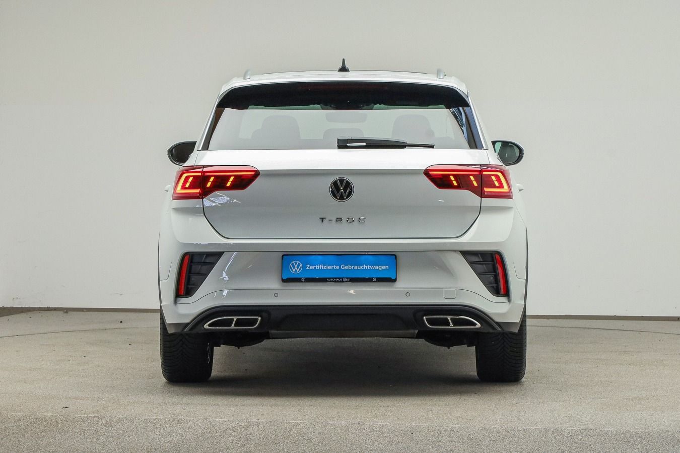 Volkswagen T-Roc 2022 г. Белый, пробег 22200 км