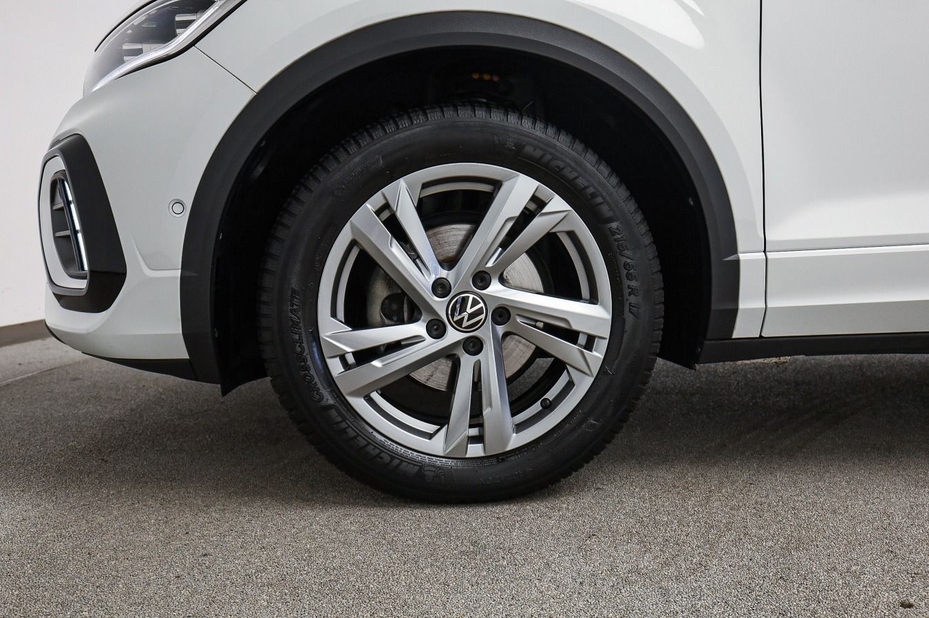 Volkswagen T-Roc 2022 г. Белый, пробег 22200 км