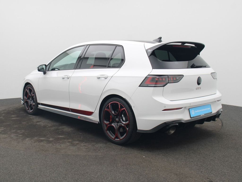 Volkswagen Golf 2026 г. Белый, пробег 12000 км