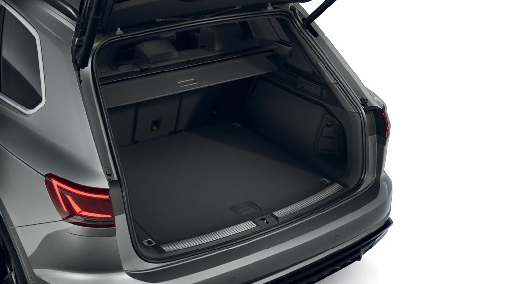 Volkswagen Touareg 2025 г. Серый, пробег 35000 км