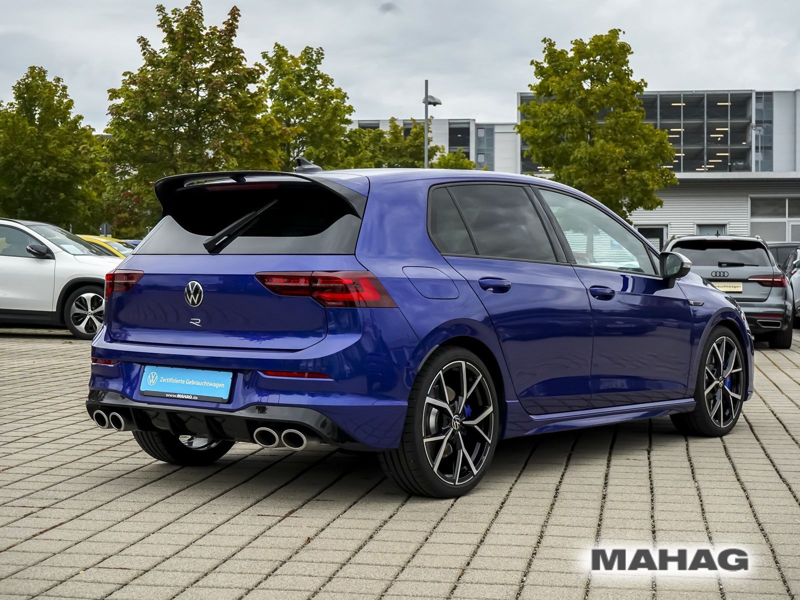 Volkswagen Golf 2023 г. Синий, пробег 23867 км