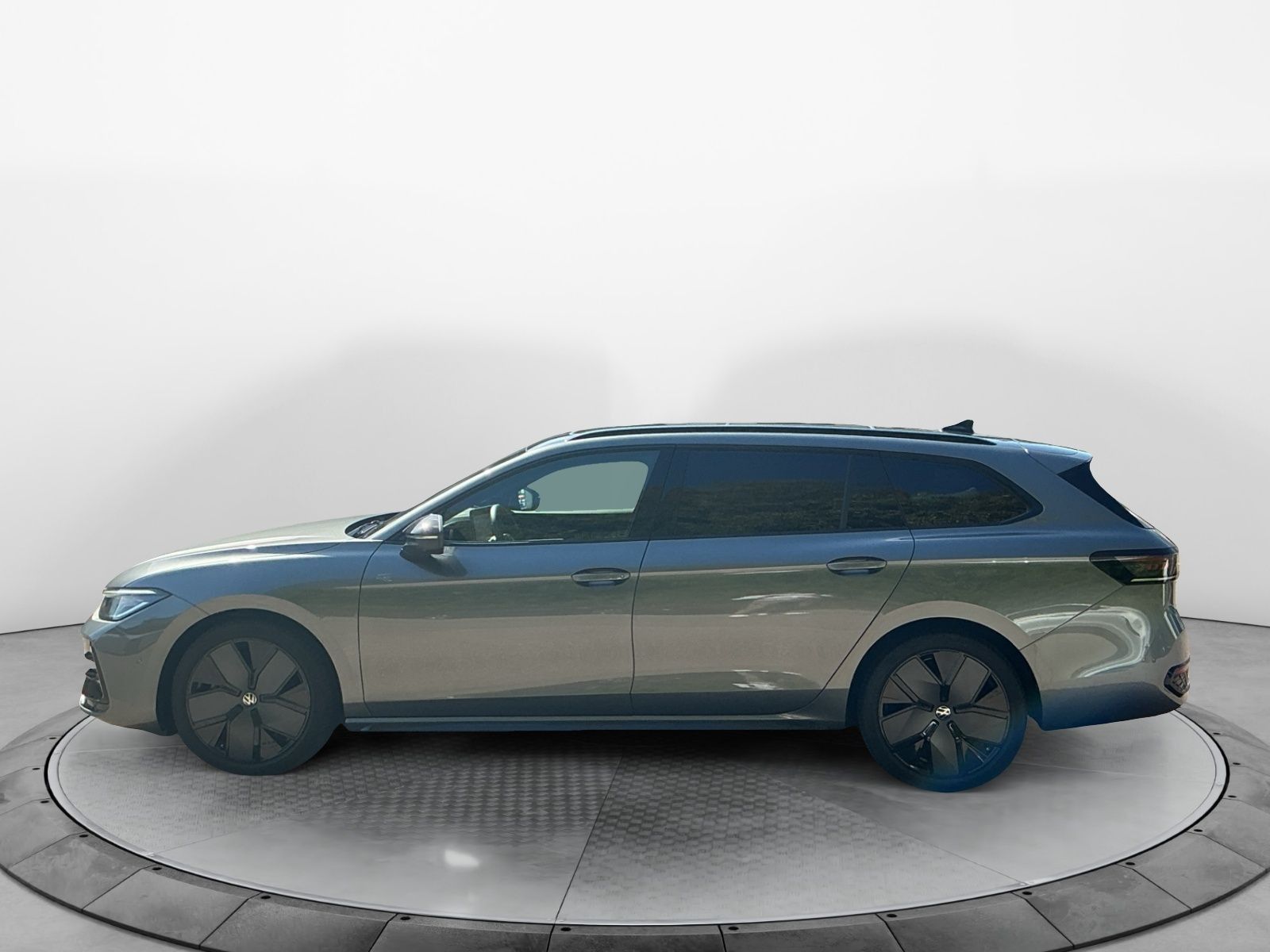 Volkswagen PASSAT VARIANT 2025 г. Серый, пробег 29000 км