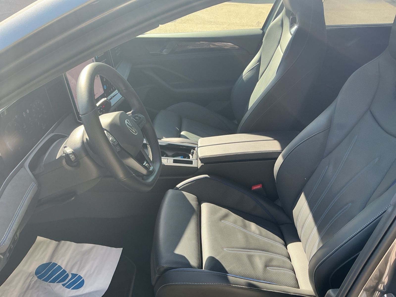 Volkswagen PASSAT VARIANT 2025 г. Серый, пробег 29000 км