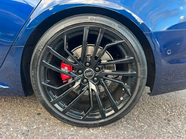 Audi RS4 2024 г. Синий, пробег 38000 км