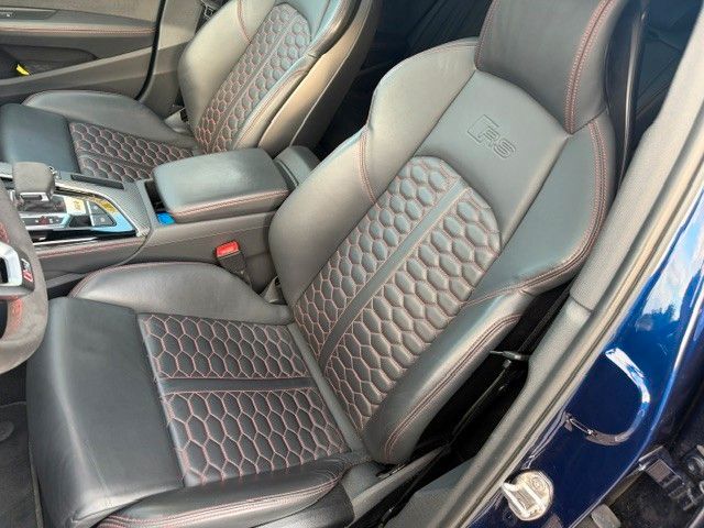 Audi RS4 2024 г. Синий, пробег 38000 км