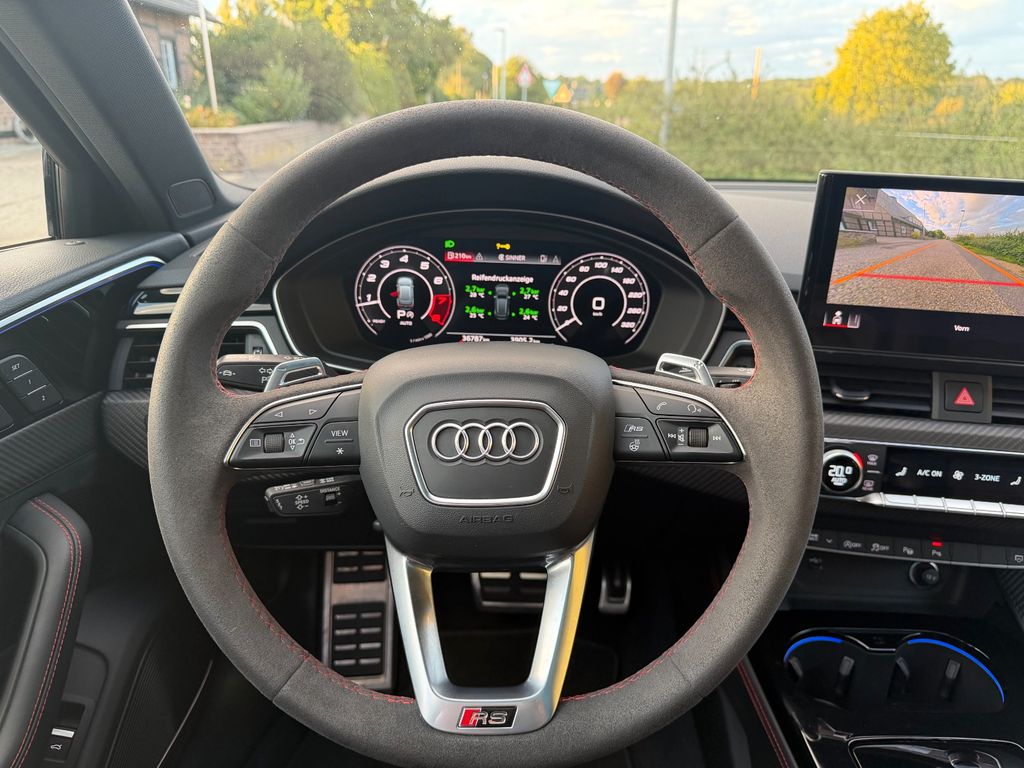 Audi RS4 2024 г. Синий, пробег 38000 км