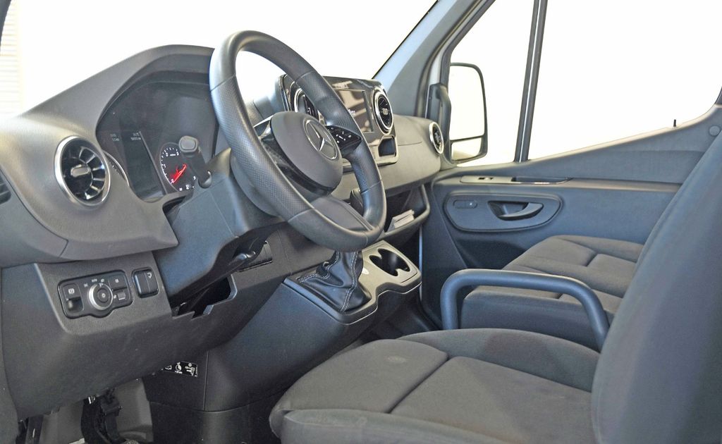Mercedes-Benz SPRINTER 2025 г. Белый, пробег 56931 км