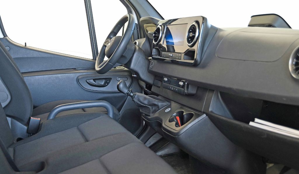 Mercedes-Benz SPRINTER 2025 г. Белый, пробег 56931 км