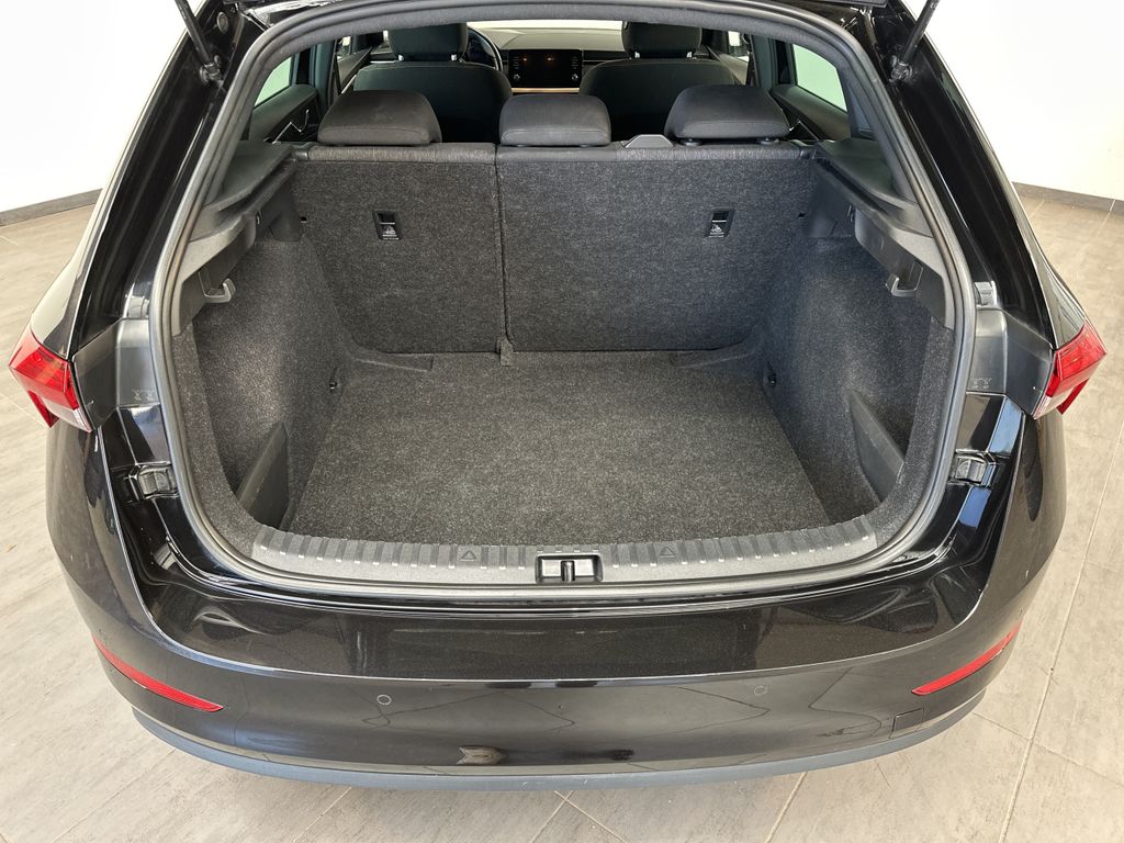 Skoda Scala 2023 г. Чёрный, пробег 44750 км
