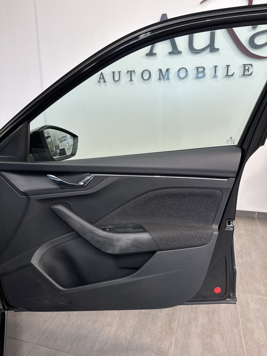 Skoda Scala 2023 г. Чёрный, пробег 44750 км