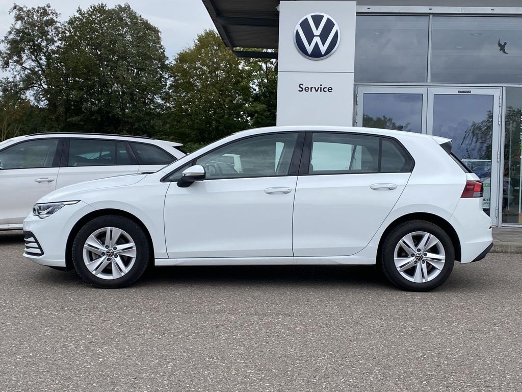 Volkswagen Golf 2023 г. Белый, пробег 35009 км