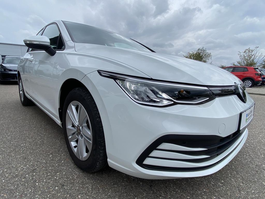 Volkswagen Golf 2023 г. Белый, пробег 35009 км