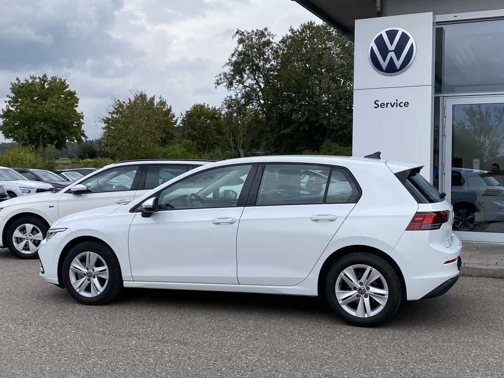 Volkswagen Golf 2023 г. Белый, пробег 35009 км