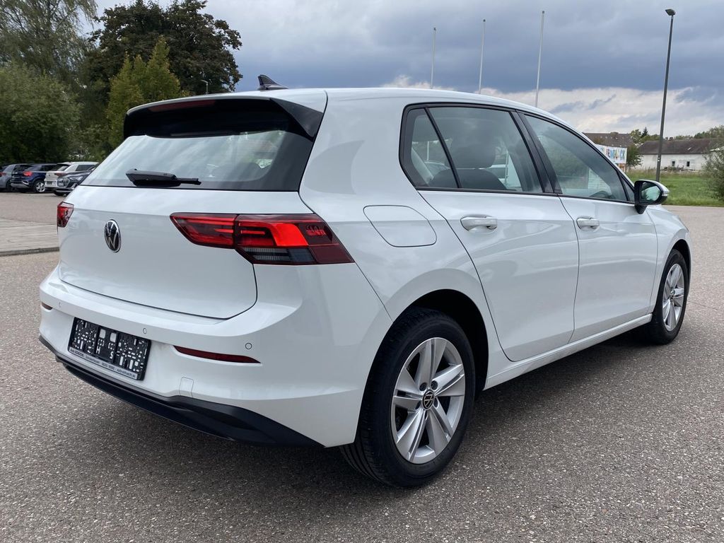 Volkswagen Golf 2023 г. Белый, пробег 35009 км