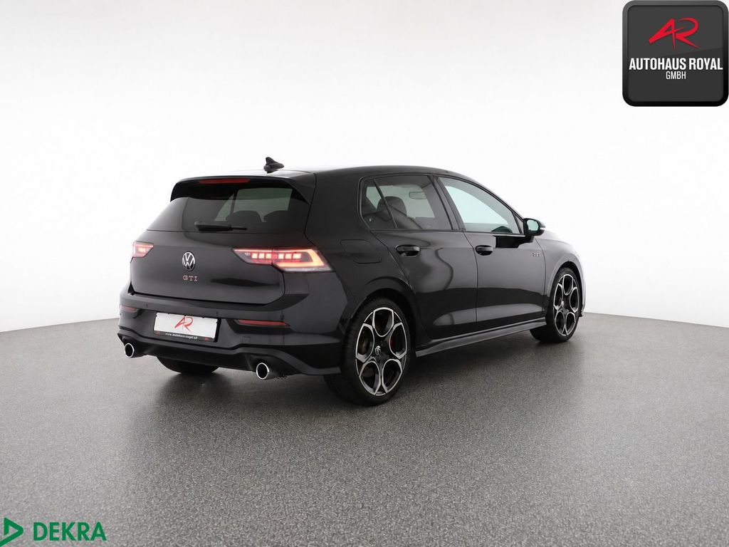 Volkswagen Golf 2025 г. Чёрный, пробег 9486 км