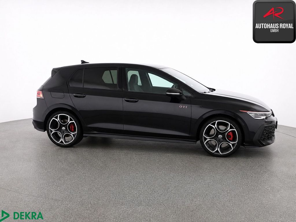 Volkswagen Golf 2025 г. Чёрный, пробег 9486 км