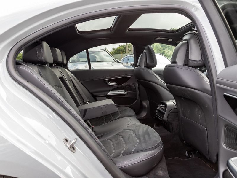 Mercedes-Benz E 220 2025 г. Серый, пробег 9406 км