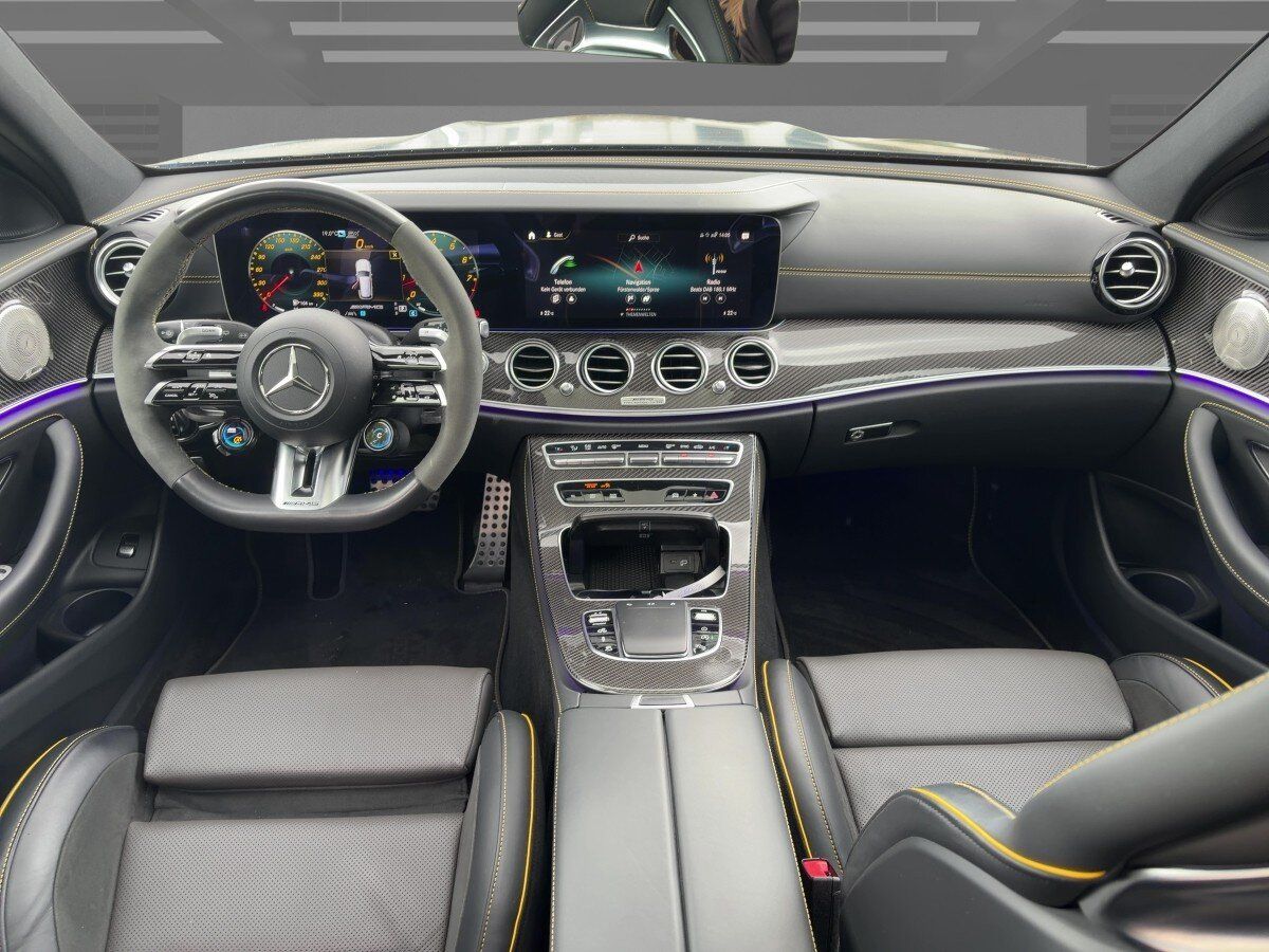 Mercedes-Benz E 63 AMG 2023 г. Серый, пробег 36000 км