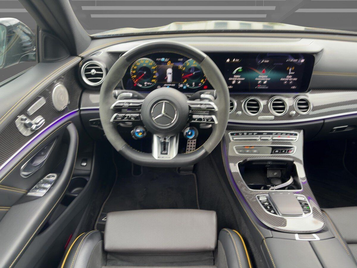 Mercedes-Benz E 63 AMG 2023 г. Серый, пробег 36000 км