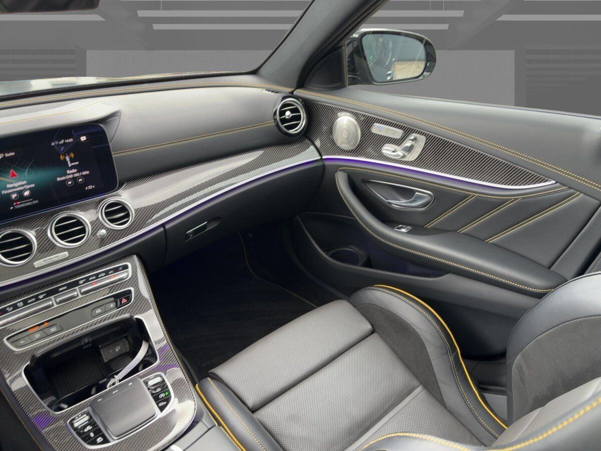 Mercedes-Benz E 63 AMG 2023 г. Серый, пробег 36000 км