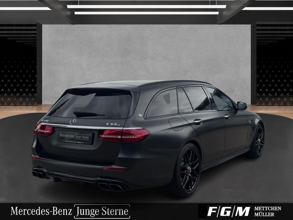 Mercedes-Benz E 63 AMG 2023 г. Серый, пробег 36000 км