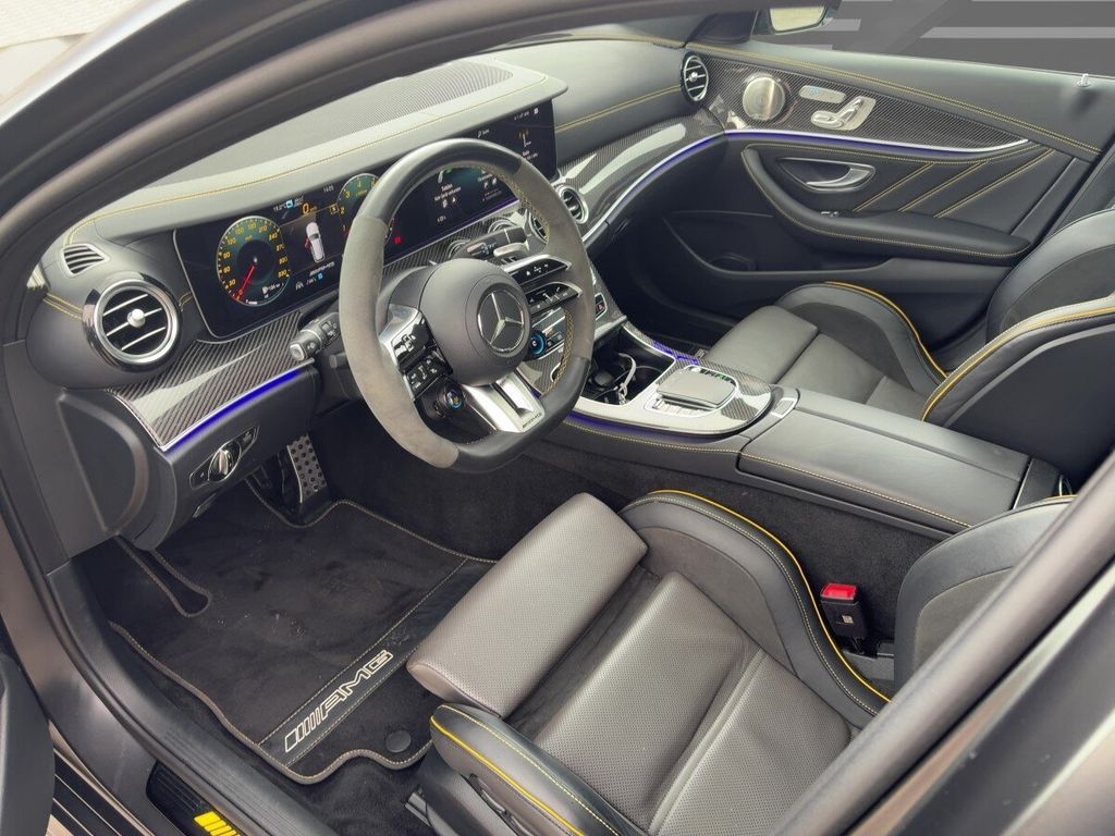 Mercedes-Benz E 63 AMG 2023 г. Серый, пробег 36000 км