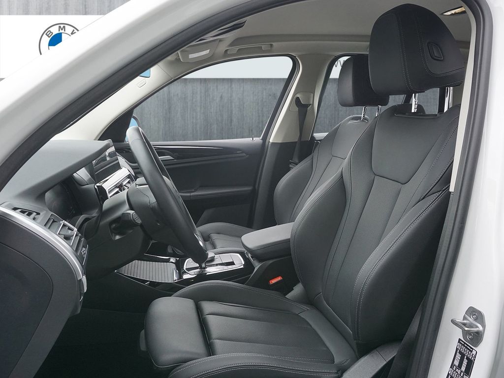 BMW X3 2023 г. Белый, пробег 49650 км