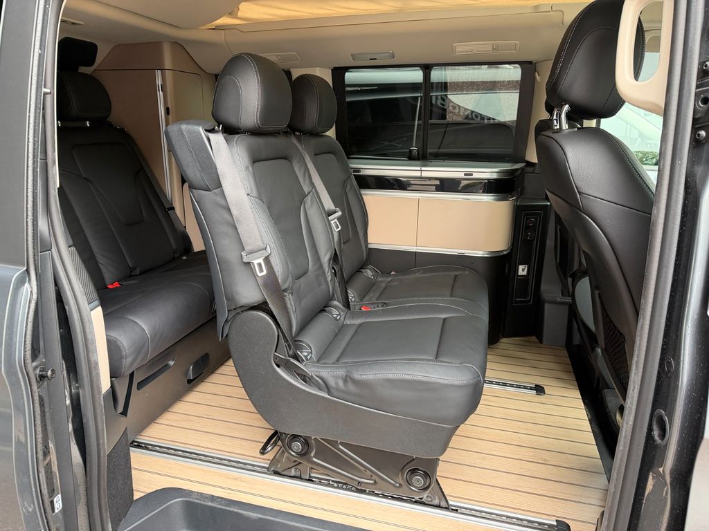 Mercedes-Benz V 300 2022 г. Серый, пробег 20000 км
