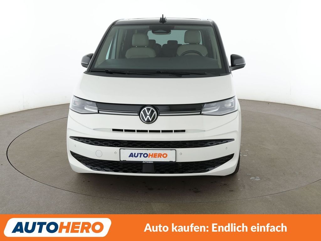Volkswagen T7 MULTIVAN 2025 г. Белый, пробег 18458 км