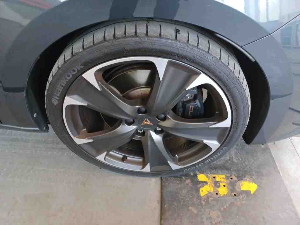 Cupra Leon 2022 г. Серый, пробег 57500 км
