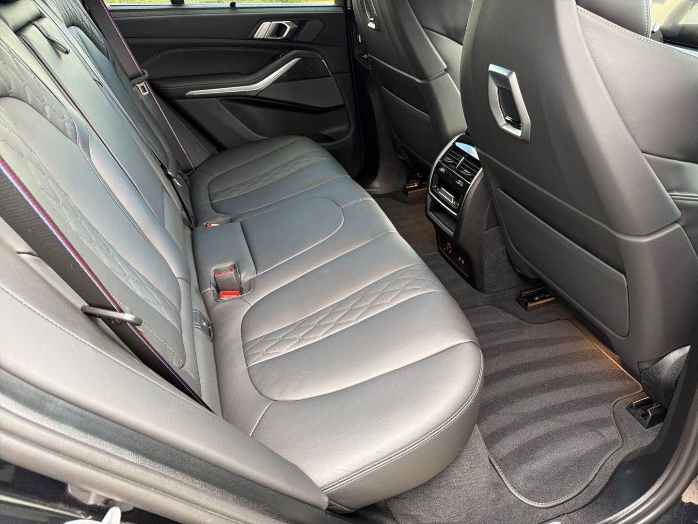 BMW X5 M60 2024 г. Чёрный, пробег 53757 км