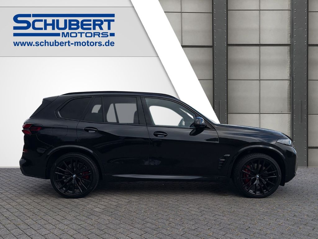 BMW X5 M60 2024 г. Чёрный, пробег 53757 км
