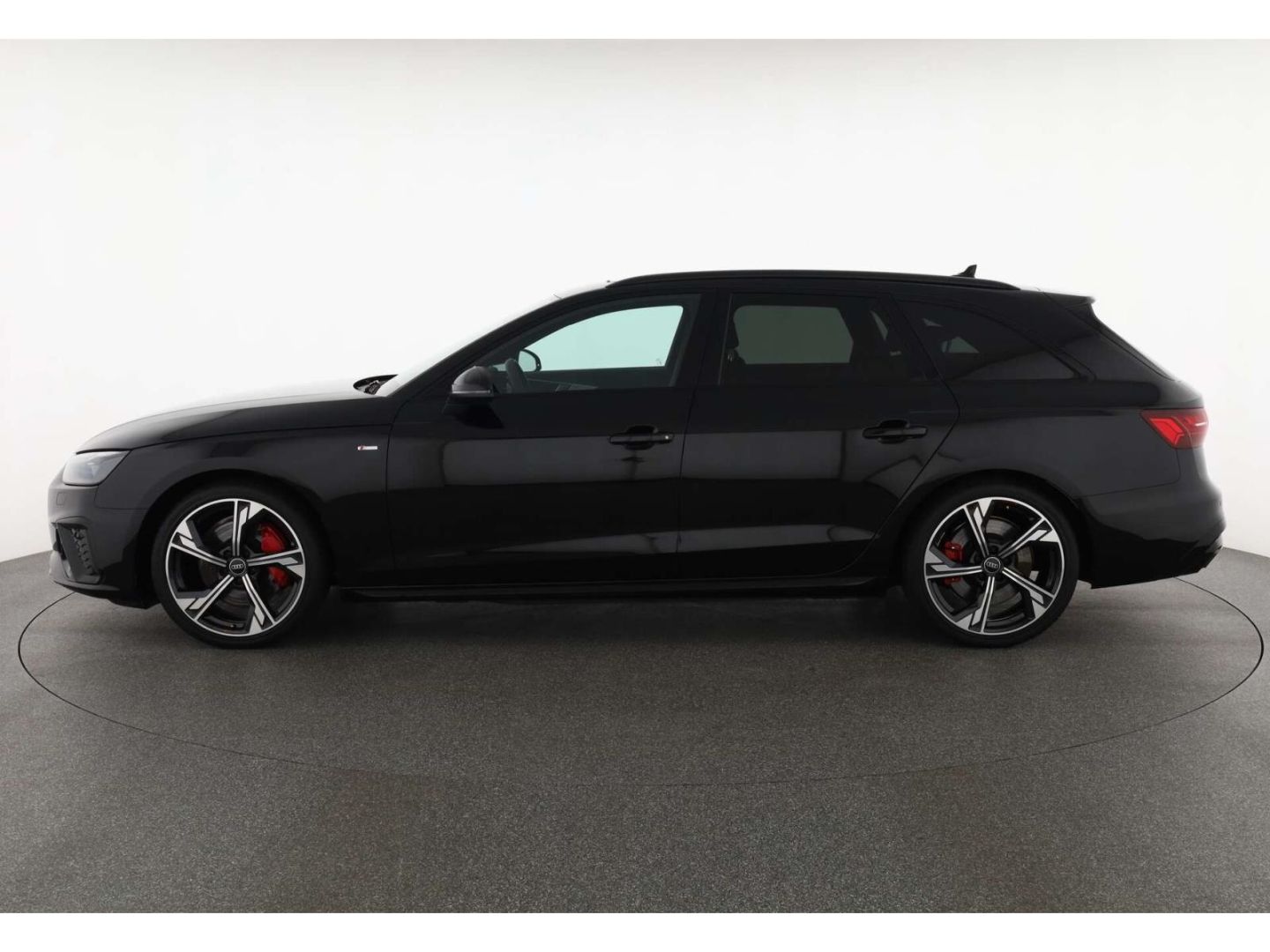 Audi A4 2025 г. Чёрный, пробег 11827 км