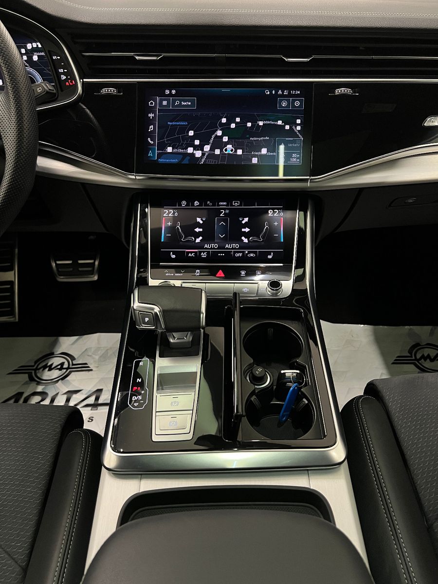 Audi Q7 2023 г. Чёрный, пробег 44000 км