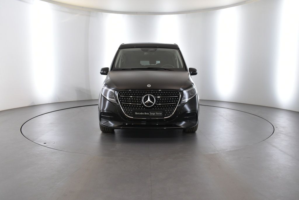 Mercedes-Benz V 300 2024 г. Чёрный, пробег 30506 км